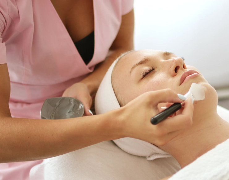 Facial en Neo Nails Brickell